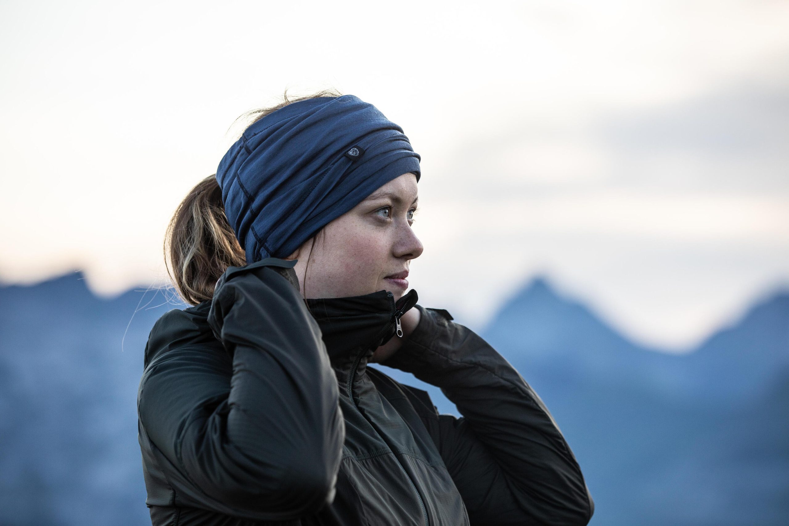 Simond Trek 500 Merino Wool Multi-Position Hiking Neck Gaiter - Image 10