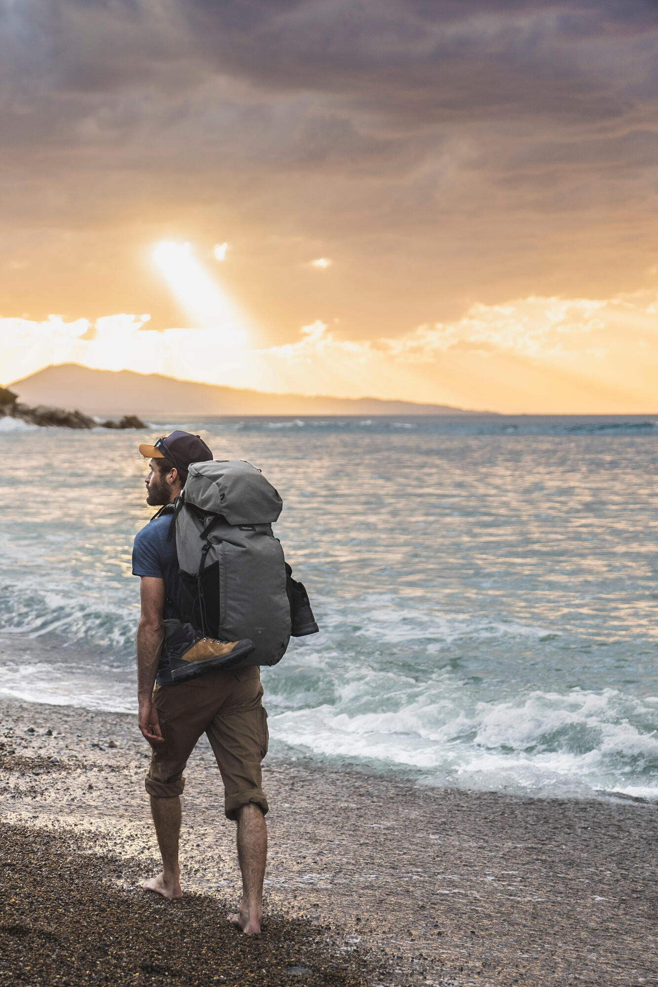 Forclaz Men's Travel 900 70+6L Backpacking Pack - Image 12