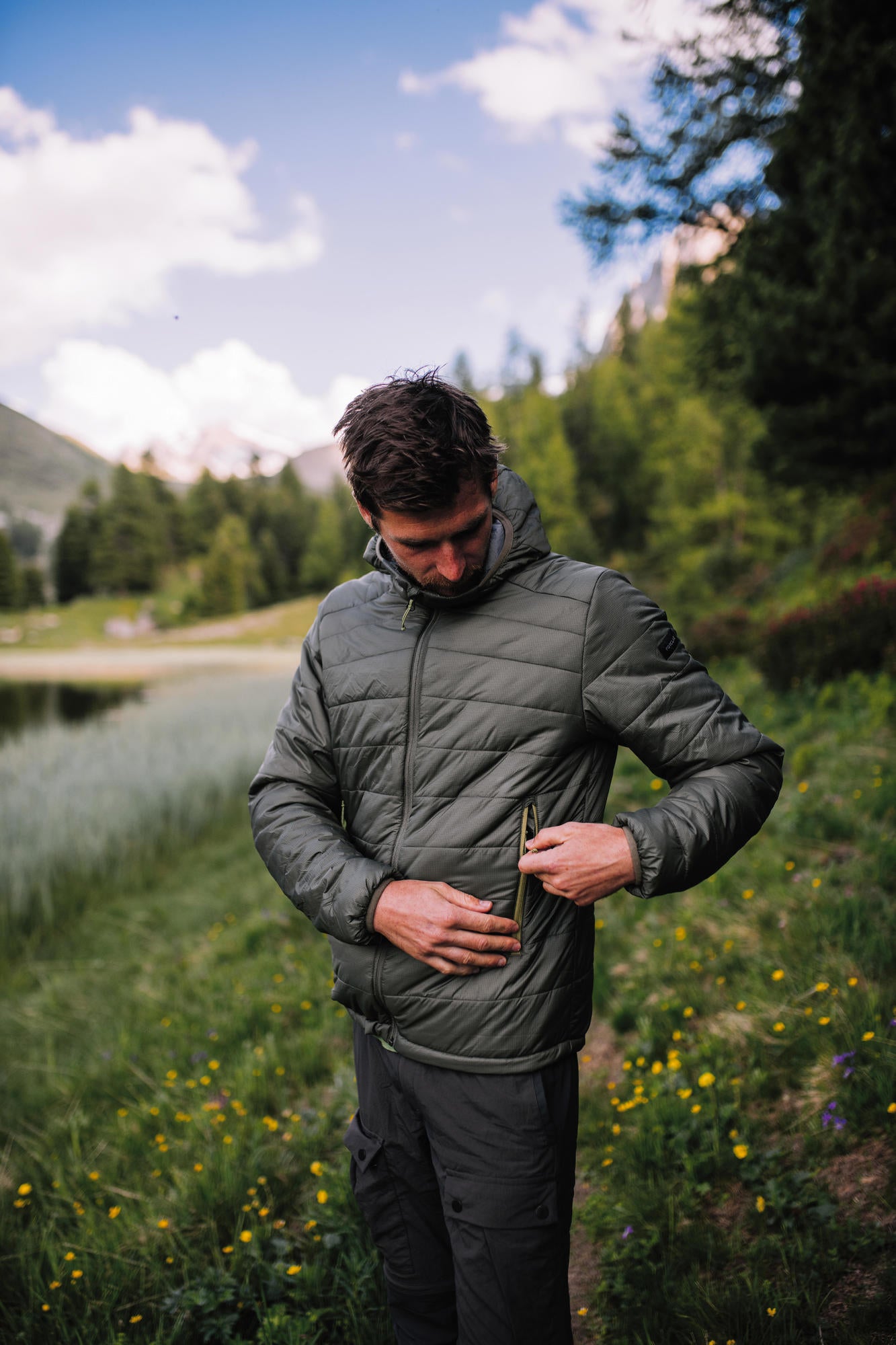 Forclaz Men's MT100 Hooded Synthetic Jacket - Image 28