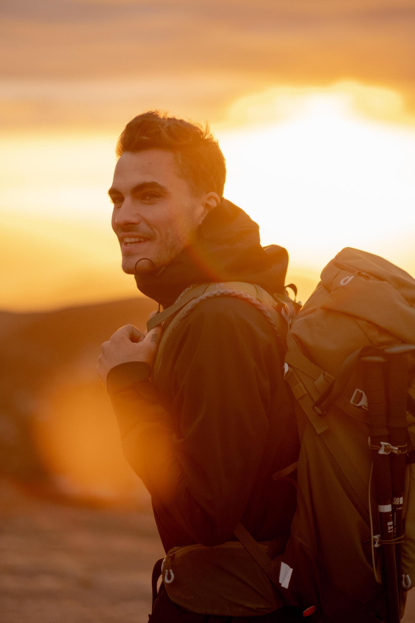 Quechua Men's MH500 Hiking Lightweight Waterproof Jacket - Image 29