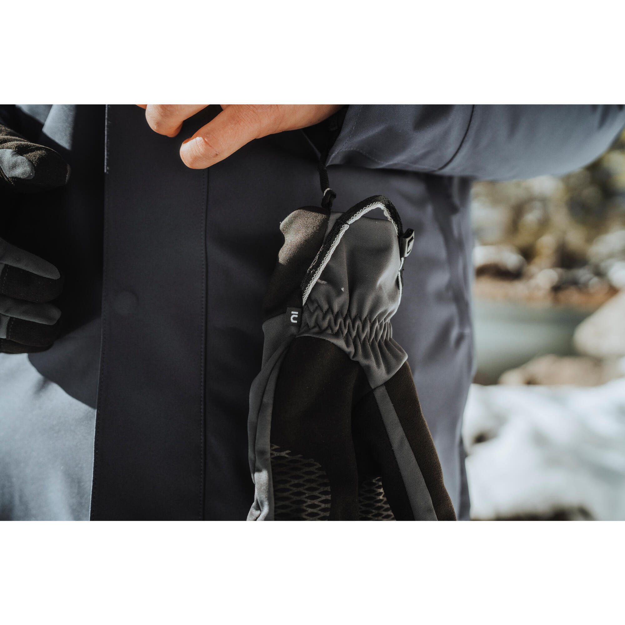 Forclaz Adult MT900 Backpacking Gloves - Image 15