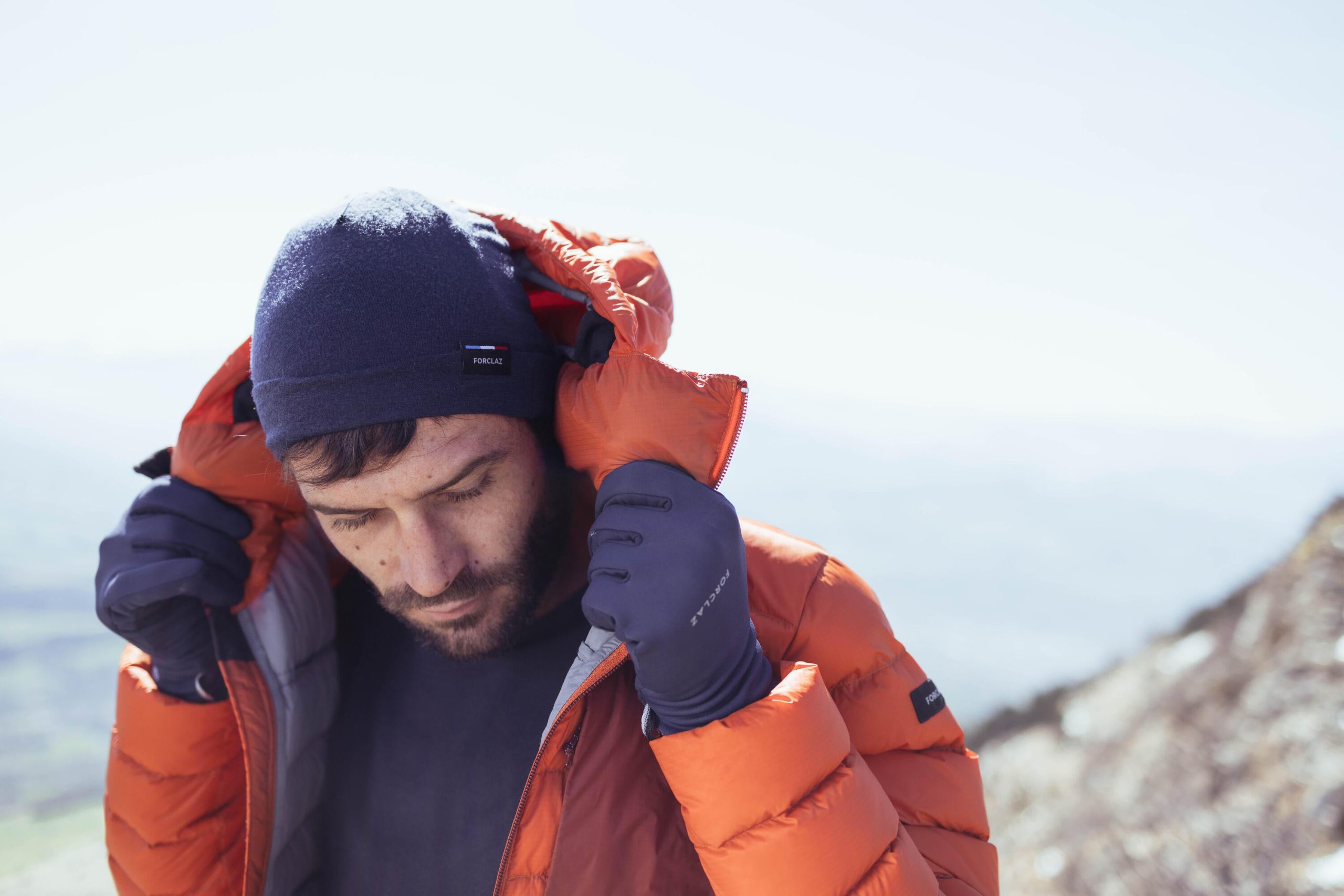 Forclaz Adult MT500 Touchscreen Stretch Backpacking Gloves - Image 15