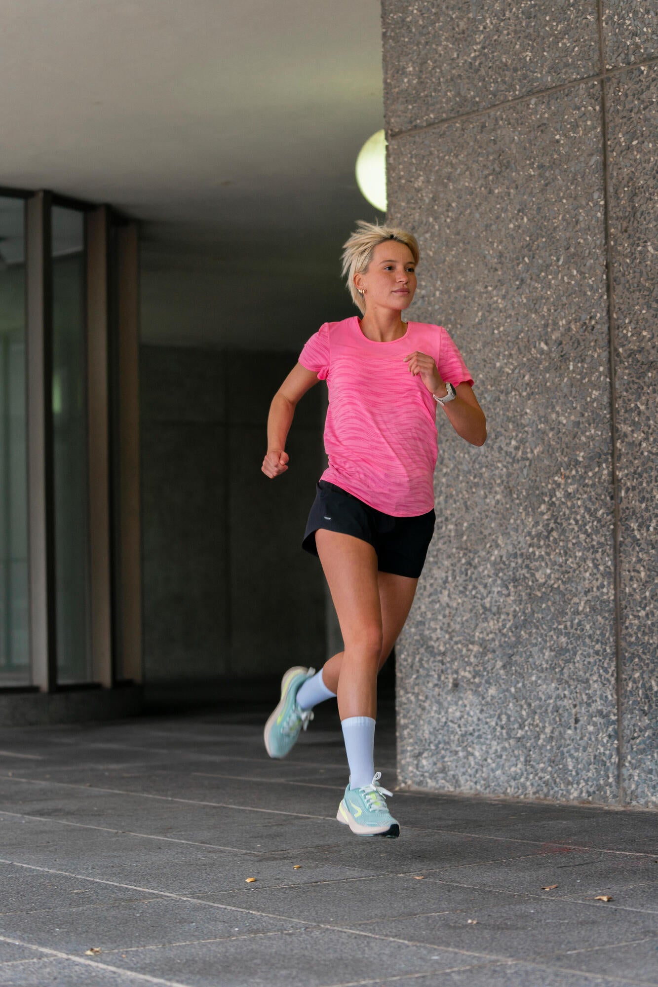 Women's Running & Trail Running Breathable Shorts KIPRUN Run 500 Dry-black - Image 15